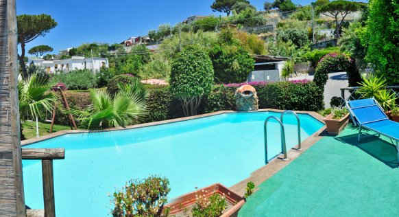 piscina_scoperta_piccola_1.bmp