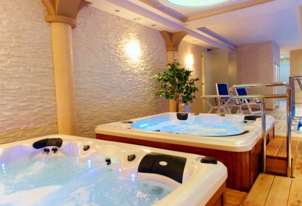jacuzzi1.jpg