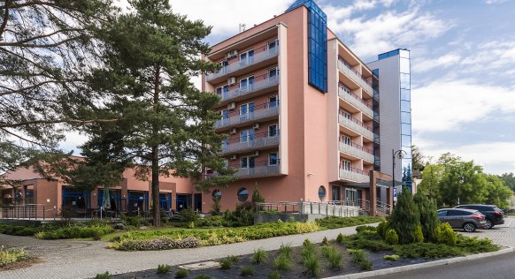 hotel-kudowa-budynek-2.jpg