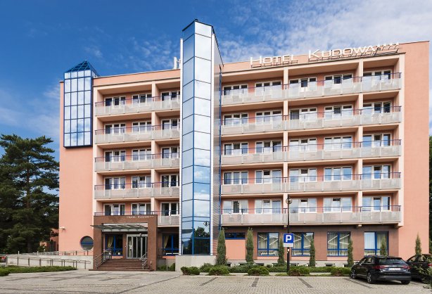 Hotel Kudowa budynek hotelowy od frontu 1