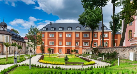 dlugi dom-ext