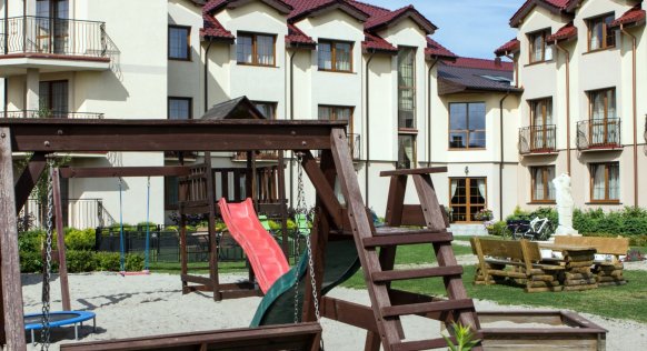 138_magnat_budynek2_2012_fottstolz.jpg
