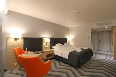 Doppelzimmer (2)