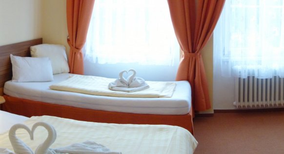 dreibettzimmer-panorama.JPG