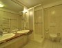 radium-palace_cat.-de-luxe-i.-a_bathroom-4.jpg