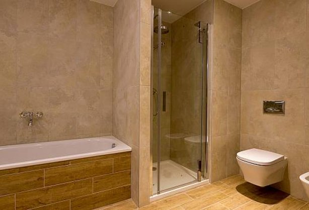 bathroom-hotel-ambassador-02.jpg