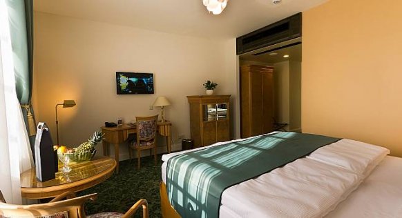 double-room-classic-04.jpg