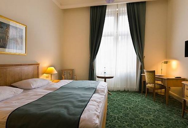 double-room-handicap-01.jpg