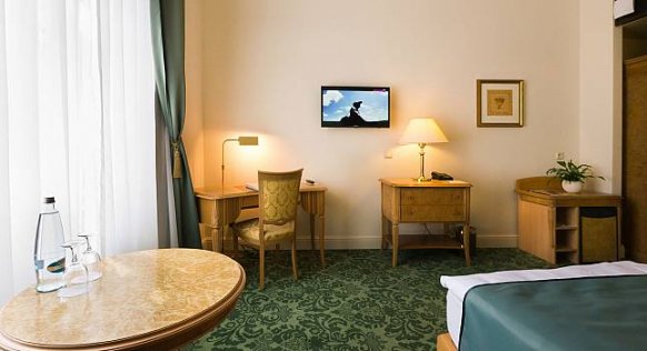 double-room-handicap-02.jpg