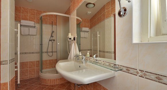ea_hotel_jessenius_bathroom-2.jpg