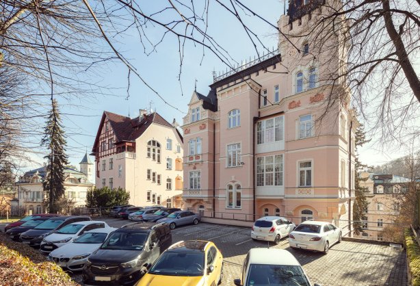 23-13-HTLS-Smetana_Parking