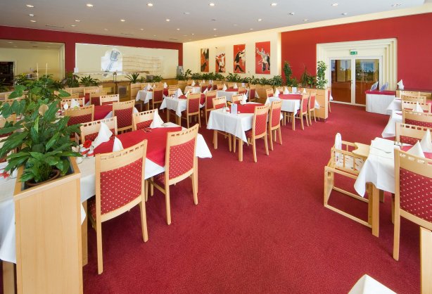 spa-resort-sanssouci-blue-house-restaurant-charleston.jpg