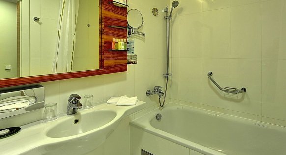 room-classic-bathroom_result2.jpg