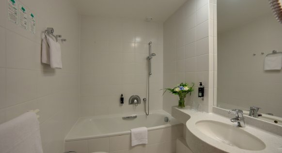 bathroom(1).jpg