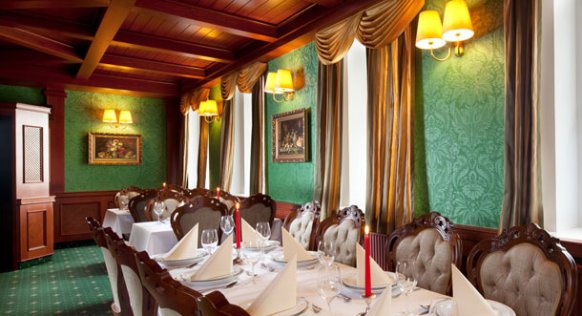 restaurant-a-la-carte-tisch