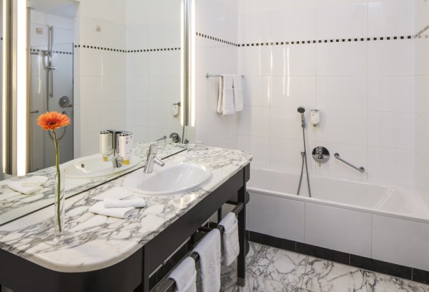 2512_b_badezimmer.jpg