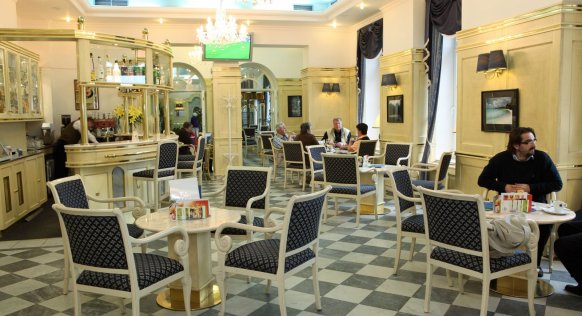 06_pacifik_lobby-bar-01-maxi2299.jpg