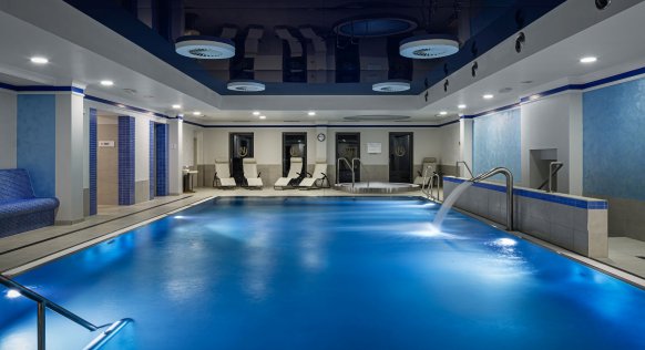 19-51-Nabokov pool
