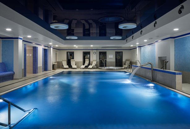 19-51-Nabokov pool