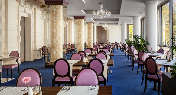 19-51-Nabokov restaurant 1
