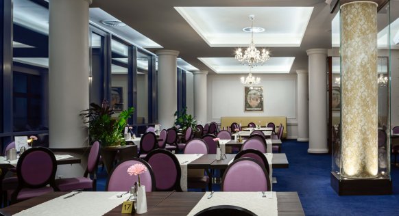 19-51-Nabokov restaurant 3