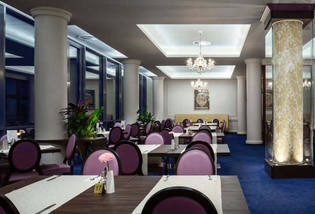 19-51-Nabokov restaurant 3