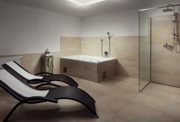 23-09-Nabokov_Bathroom_President Suite_419