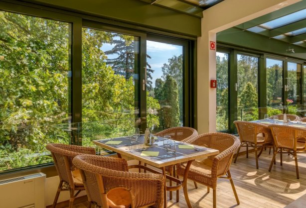 new-aqua-restaurant-terrace-011