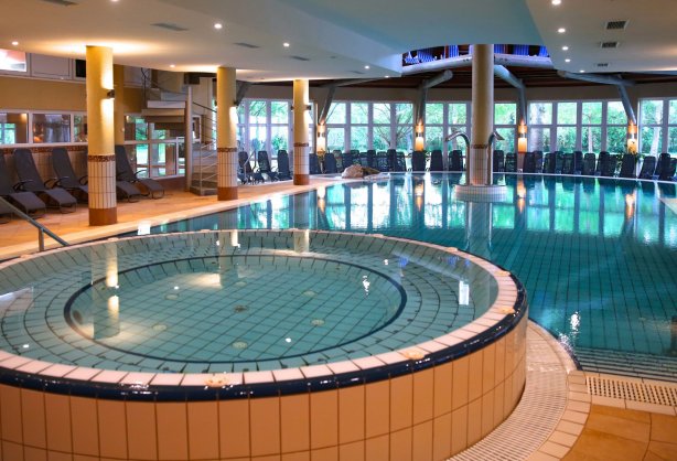 pool_innen2