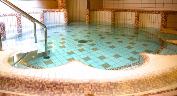 pool_innen7