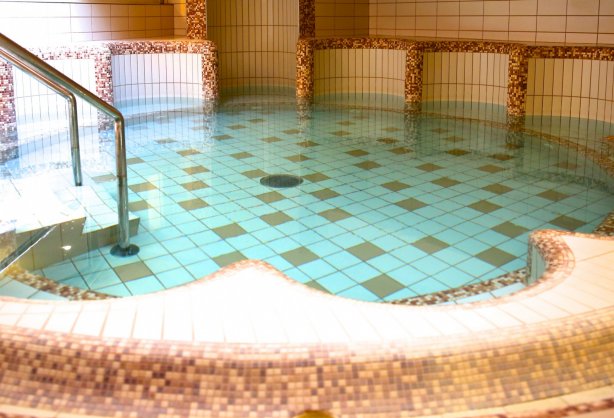 pool_innen7
