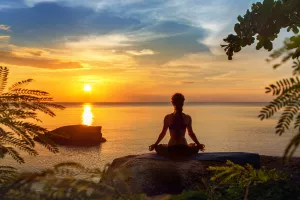 Ruhe und Yoga bei Sonnenuntergang, Meditation