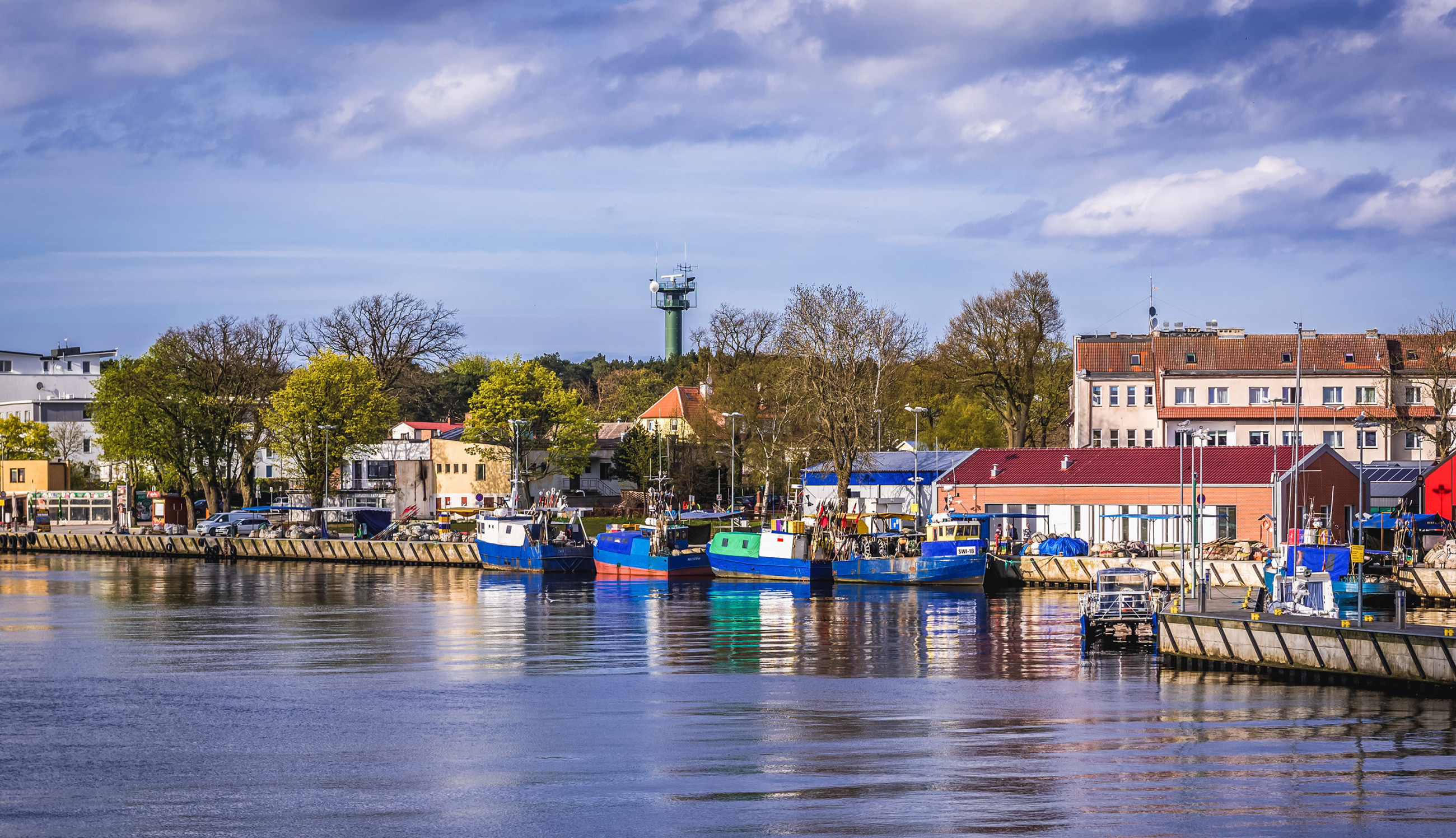 Blick auf den Fluss Rega in Mrzezyno, Polen